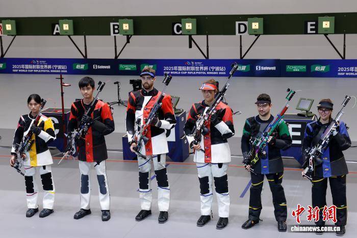 界杯, 肖健, 举行