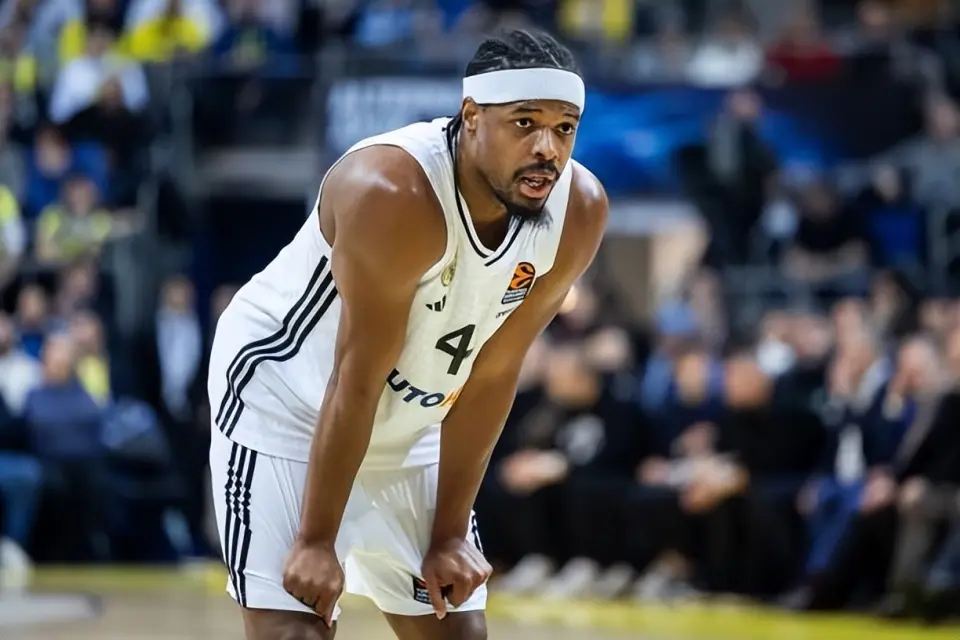 曾先后效力, 内线球员