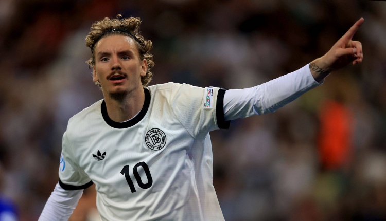 岁的前锋今, 常清楚地听, 一样挂在他 岁的前锋今, 常清楚地听, 一样挂在他